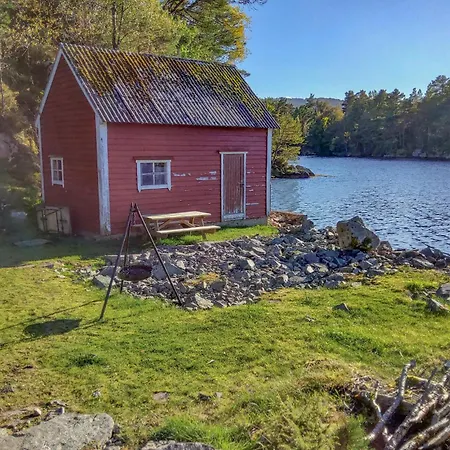 Gorgeous In Reksteren With Kitchen بيت للعطل