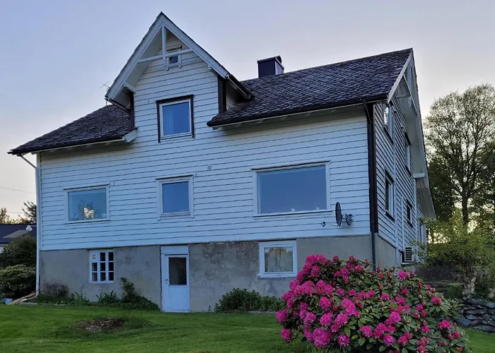 Gorgeous In Reksteren With Kitchen Hope (Tysnes)